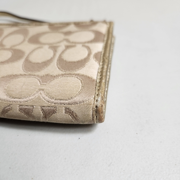Coach Womens Signature Beige Canvas/Leather Wristlet/Clutch - Picture 14 of 16